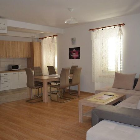 Apartment Michael Krk Town Extérieur photo
