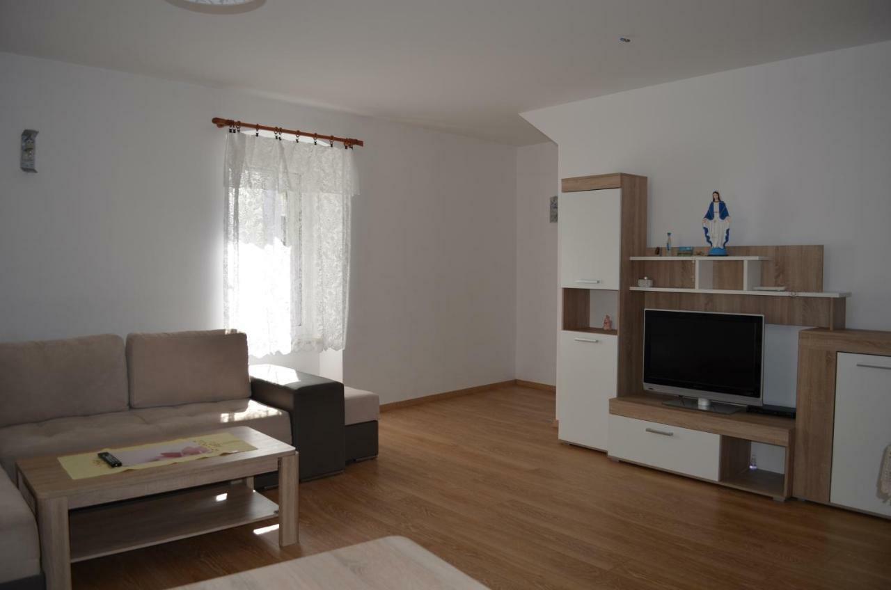 Apartment Michael Krk Town Extérieur photo