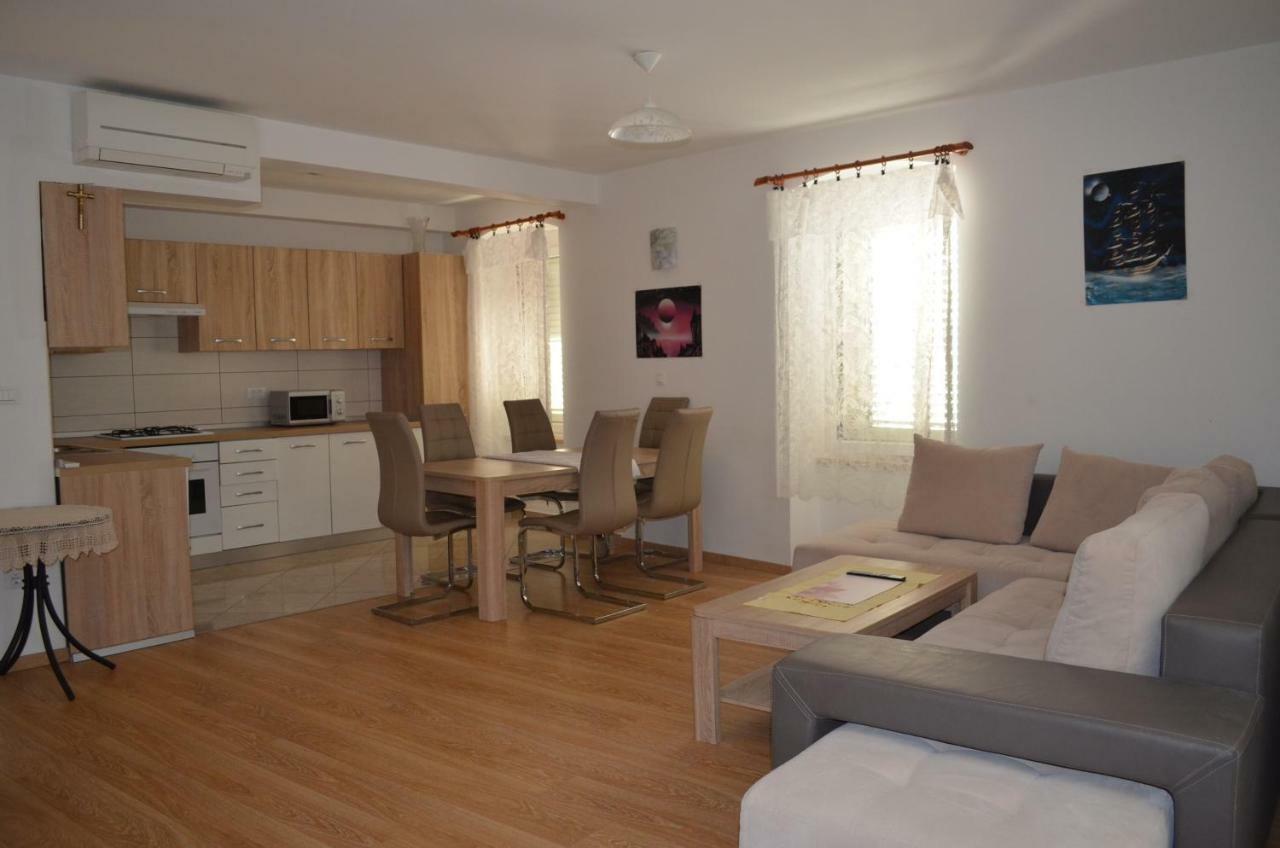 Apartment Michael Krk Town Extérieur photo