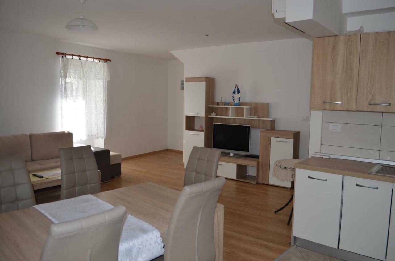 Apartment Michael Krk Town Extérieur photo